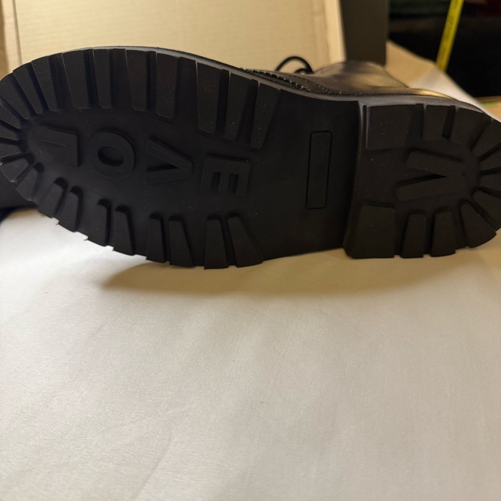 VELDSKOEN Move Me Ranger Boot Black Leather Black Sole Men’s 7 Women’s 9 EU 40 - Picture 5 of 16